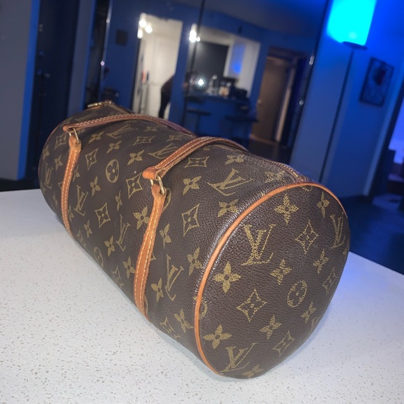 LOUIS VUITTON
Monogram Papillon 26 - Picture 12 of 14